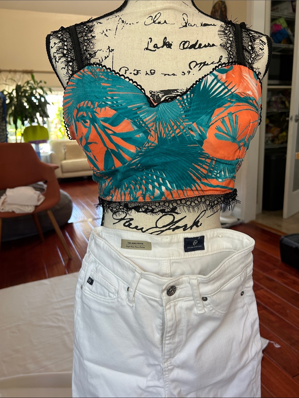 White High-Waist Wide Leg Jeans